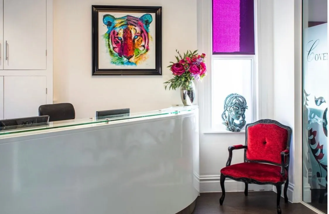 The reception with its tiger painting